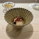 鮨 なんば 日比谷 - タコと大根の煮物