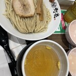 鯛塩そば灯花 - 