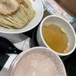 鯛塩そば灯花 - 