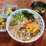 花房 - 古事記丼ウニ入り（2,400円）