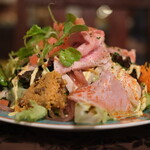 プールトワ - ランチコース 2000円 の田舎風パテとサラダ