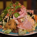 プールトワ - ランチコース 2000円 の田舎風パテとサラダ