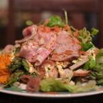 プールトワ - ランチコース 2000円 の田舎風パテとサラダ