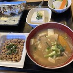 なか里 - 具だくさんの味噌汁