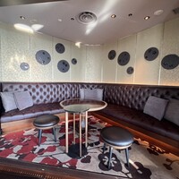 DINING & BAR TABLE 9 TOKYO - 