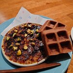 ビストロ ドゥーブルオーンズ - クリームブリュレ『ピスタチオ・ショコラ』