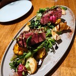 ビストロ ドゥーブルオーンズ - 鴨ムネ肉のカカオニブロースト