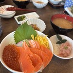 めざせ!!そばや - サーモンいくら丼（2000）