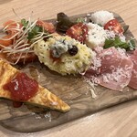 壁の穴 - 前菜の盛り合わせ
