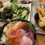 リブマックスリゾート - 料理写真:夕飯、てんこ盛りで食べ過ぎ注意。この他にステーキやすき焼きもあります　無理！