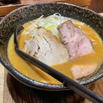 味噌が一番 - 頂上味噌麺980円