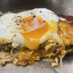 楽屋 - 料理写真:肉玉そば\830+シソ\120+とろトロ玉子(華味卵)\120