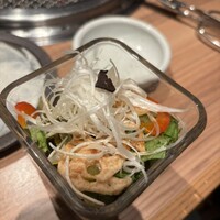 ベこ亭 自由が丘店 - サラダを食べて　いざ参戦
