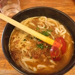硯家 - スパイシーカレーうどん（温）800円