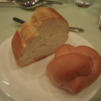 中禅寺金谷ホテル - パン　フランスパンとストロベリーパン