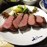 牛たん炭焼 利久 - 牛たん「極」定食3,443円（税込）（３枚６切、麦飯、テールスープ、小鉢、和菓子）