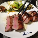 牛たん炭焼 利久 - 牛たん「極」定食3,443円（税込）（３枚６切、麦飯、テールスープ、小鉢、和菓子）