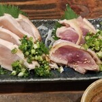 焼とりつかさ - 鳥刺し　胸ともも