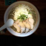 煮干中華そば専門 煮干丸 - 極濃厚煮干そば(中盛､玉ねぎ､チャー2枚)