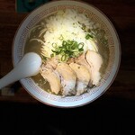 煮干中華そば専門 煮干丸 - 極濃厚煮干そば(中盛､玉ねぎ､チャー2枚)