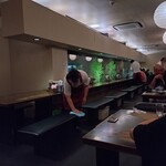 骨付鳥 一鶴 - 店内