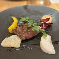 Osteria UVA RARA 横浜 - とちぎ霧降高原牛ロース肉とこだわり野菜の炭火焼き
