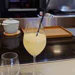 317578884 - ▷大人の発酵レモンスカッシュ　＋900円
                        レモンの爽やかさと甘み以外にも皮の粒感
                        発酵されている為か
                        味わいに優しさがあり美味しいねえ♪
                        飲んだあとに旨味感がジンワリとは残る
                        味わいのチェンジには最適