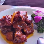 鵬天閣 点心舗 - スペアリブの甘酢煮