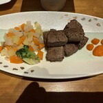 レジーナリゾート旧軽井沢 - 朝食　馬肉ステーキ（息子用）