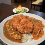 キッチン ル・リアン - カツカレーとカツスパのハーフ＆ハーフ