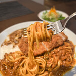 キッチン ル・リアン - カツカレーとカツスパのハーフ＆ハーフ