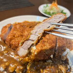 キッチン ル・リアン - カツカレーとカツスパのハーフ＆ハーフ