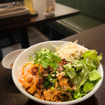 池袋サイゴンレストラン 円山店 - 焼き豚のせブン