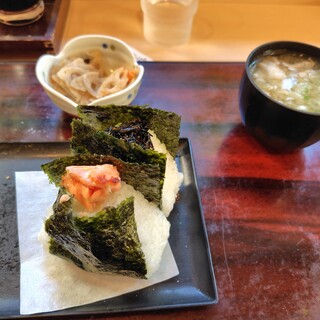 おむすび美人_0