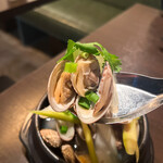 池袋サイゴンレストラン - あさりのレモングラス蒸し