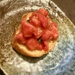 YORONIKU TOKYO AZABUDAIHILLS - ユッケのブルスケッタ