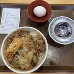 すき家 - 料理写真:月見すき焼き牛丼750円