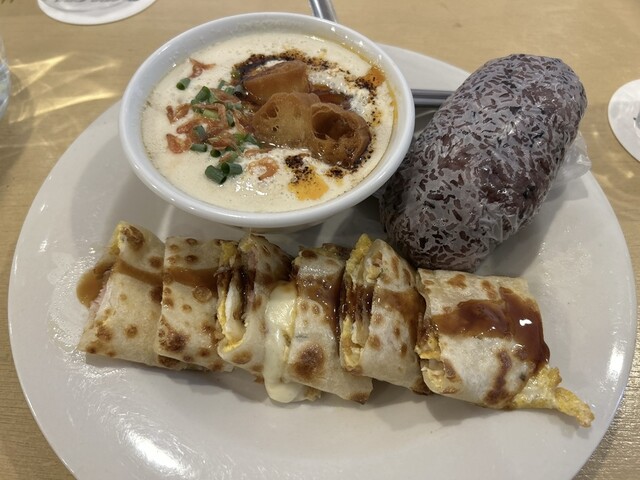 1000円～ モーニングセット THE WORLD OF PETER RABBIT ピーターラビット マグカップ/ボウル/サラダボウル など 食器まとめ I249 京都朝6時台オープンも。カラダが喜ぶ滋味深い朝食5選 | Hanako Web