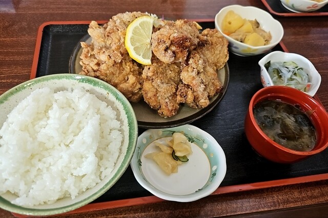 おとも苑 食堂（東能代）- 地元で愛されるリーズナブルな食堂