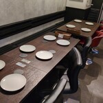 AngelFakeLEGAME - この手前に４人席もあります。テーブルだけだと16名だったはず…