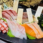 三代目網元 魚鮮水産 - 三品目
『刺身五種盛合せ』