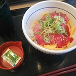 なか卯 神戸谷上店 - 南まぐろ丼(ご飯小盛)960円