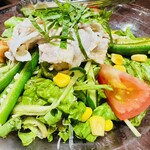 三代目網元 魚鮮水産 - 二品目
『夏野菜と冷しゃぶのサラダ』