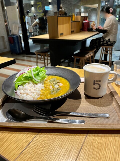 5 CROSSTIES COFFEE エキュートエディション横浜店 （ファイブ