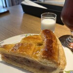 万平ホテル カフェテラス - 伝統のアップルパイ