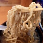ケンチャンラーメン - 太縮れワシワシ麺。