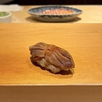 鮨 はしもと - 赤貝 閖上より 紐もシャリに忍ばせて