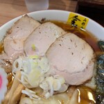 中華そば　金ちゃん - しっとりとして、味の染みたチャーシュー。