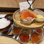 波の - 七色レインボー丼
