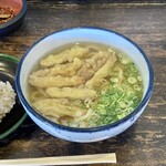 大右衛門うどん 天山店 - ごぼう天うどん　揚げ立てで熱々のスライスごぼう天はコリコリしてます